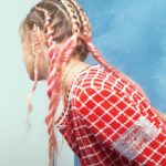 Azul Guaita Instagram - GRAZIA Noviembre. Para Azul Guaita, el cielo es el límite y vivir cada momento es parte importantísima de su vida. Proyecta el empuje de las nuevas generaciones que vienen con todo a proponer, actuar y cambiar las reglas del juego y como actriz con 21 años en el medio del espectáculo nos platica que sigue después del éxito de REBELDE y al mismo tiempo comparte: “Para mí ser parte del squad de TOUS es algo con lo que me siento muy afortunada y feliz, es una marca que conozco desde hace tiempo, comparto muchos de sus valores, me encanta que sea súper familiar y es una responsabilidad muy grande para mí. La nueva imagen y la evolución que ha tenido me parecen increíbles, me encanta la nueva propuesta creativa que trae y espero poder seguir colaborando por muchos años”. No te pierdas nuestra historia con Azul Guaita para seguir sorprendiéndonos con ella y lo que significa la moda, la música y pertenecer al squad de TOUS.   Para más de Azul, moda, belleza y tendencias entra a GRAZIA.MX y busca nuestra edición impresa de Noviembre. . . . . . . . . . . Directora Editorial. @tonisalamanca Fotografía. Jesús Soto @jsotofuentes Asistente de Fotografía. Manuel G. Coordinador de Moda. @alo_murillo_ Asistente de Vestuario. @bettopop Maquillaje. @chentechapirtas Peinado. @rasec.hair Producción. @estudioalfaonce #azulguaita #azul #otoño #fallwinter #revelde #moda #fashion #belleza #celebridades #grazia #noviembre