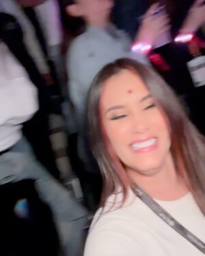 Bárbara Islas Instagram - No pares nunca de soñar 💕

Que gran concierto @rbd_musica #Viviresincreíble gracias @gnpseguros !!! #rbd