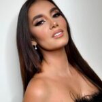 Bárbara Islas Instagram - “Los sueños se cumplen” Cierro el año conduciendo #Bienvenido2024 con gente que siempre he admirado muchísimo. Me maquilló uno de los mas TOPS de México, definitivo “la constancia todo lo alcanza” Agárrate #2024 💪🏼