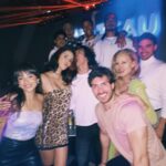 Bárbara Islas Instagram - Life lately: 1. Ariel regreso al mar 💫 2. Me compre una cámara y me volví “Bárbara fotógrafa” 3. Estuvo tan divertido el canta bar que esa es la mejor foto que pudimos obtener 4. @kar_agib me antojo hacer un carrete jaja 5. El trabajo mi mejor terapia