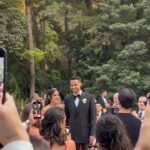 Bárbara López Instagram – Obvio su boda iba a aer la más bonita 💐 @vivianaserna   @diegoreyes  gracias por hacernos formar parte ❤️ los quiero muchísimo! 

Gracias @sandraweilstudio  por este vestido tan hermoso  y único 😍 #weallshineon 

Gracias @alejandroiniguezhair por compartirme tus fotos 💕💕💕

Gracias @tiffanyandco  les amo ⭐️🌙💐💕 @pamelaocampo @alexiadesentis