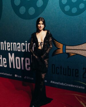 Bárbara López Instagram - ✨AHHHHH✨ 😍

@straightpelicula en el @ficm qué cosa más bella. 

Gracias @alejandrospeitzer @rtrujillos @oscaruriel71 @ale_vidaldf  por este sueño cumplido, la noche de ayer fue mágica. 

Gracias @michelleverdugo por ser mi compañera, tú sabes lo mucho que te amo y lo bendecida que soy de tenerte. 

@francomasini nos hiciste mucha falta, pero brillaste muchísimo acá ✨

Gracias @mariocervanttes por acompañarnos en este momento y capturar los mejores! 💕💕💕
