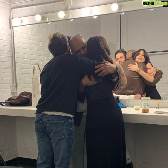 Bárbara López Instagram - FINLANDIA Qué fortuna trabajar en este cuarto de hotel que no hizo más que dejarme cosas bellas. @soyronava gracias por permitirme ser cada vez más valiente y gracias por demostrarme que la gente bonita existe. Te admiro profundamente 💕 te quiero en mi vida para siempre. @luisarrieta_ querido arrietaaaaa eres un compañero espectacular! Gracias por hablar de películas conmigo, de la vida, de nuestras historias y por ser tan generoso y divertido! Que la vida de sonría siempre. @alemarina un proyecto más juntas 💕 fuimos un espejo alguna vez y ahora lo volvemos a ser pero con un reflejo más brillante 💕 gracias por cuidarnos, por ser nuestro amuleto 🪬 y gracias por intentar asustarme un par de veces y solo lograrlo hasta la última función. Te adoro!!!! Y por último y no por eso menos importante: GRACIAS A TODAS MIS PRECIOSAS Y HERMOSAS MUJERES QUE ME ACOMPAÑARON CADA DÍA Y ME COMPARTIERON DE SU HERMOSA ENERGÍA Y MAGIA 💕 LAS AMO COMO TIENEN UNA IDEA.