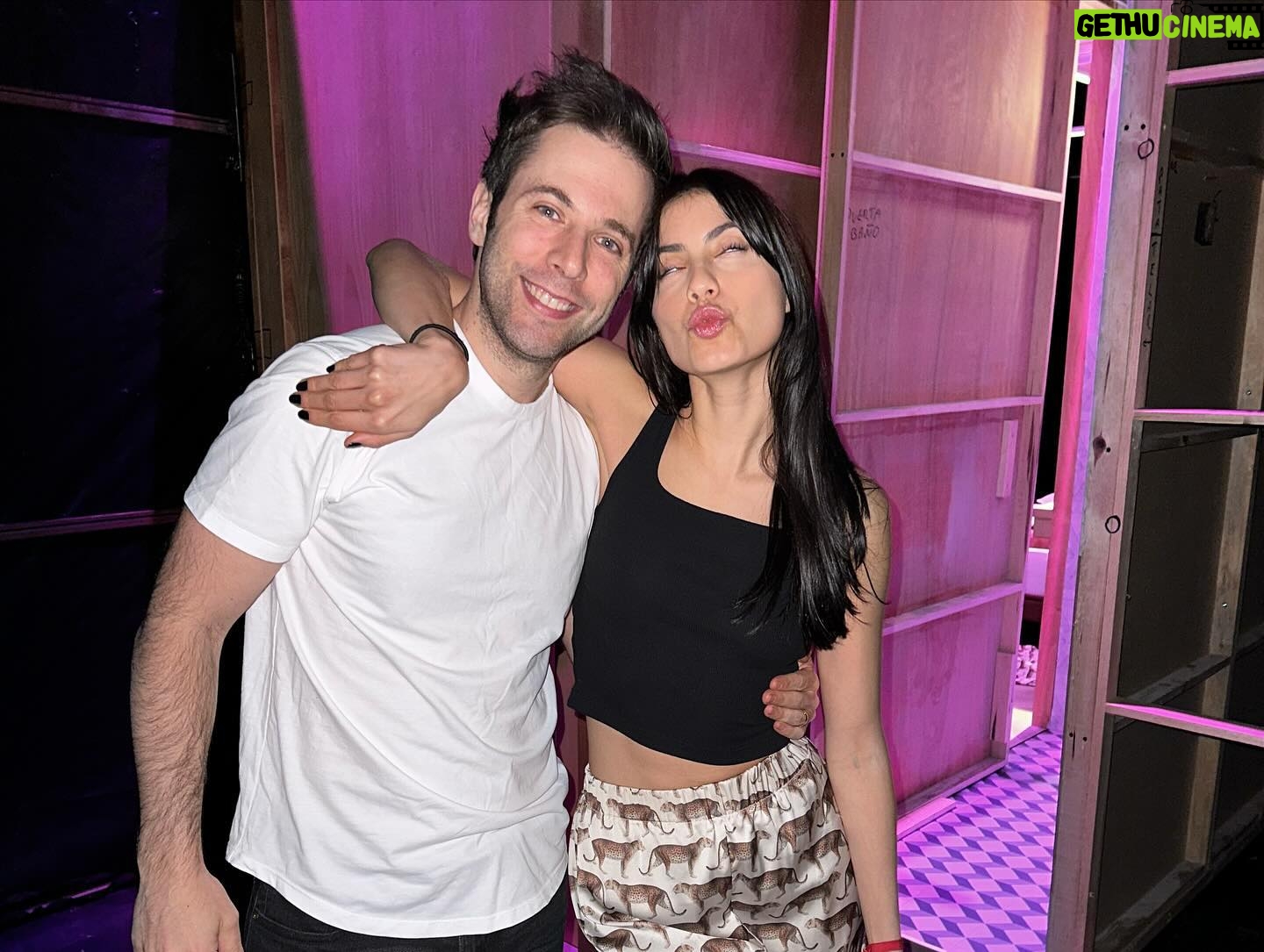 Bárbara López Instagram - FINLANDIA Qué fortuna trabajar en este cuarto de hotel que no hizo más que dejarme cosas bellas. @soyronava gracias por permitirme ser cada vez más valiente y gracias por demostrarme que la gente bonita existe. Te admiro profundamente 💕 te quiero en mi vida para siempre. @luisarrieta_ querido arrietaaaaa eres un compañero espectacular! Gracias por hablar de películas conmigo, de la vida, de nuestras historias y por ser tan generoso y divertido! Que la vida de sonría siempre. @alemarina un proyecto más juntas 💕 fuimos un espejo alguna vez y ahora lo volvemos a ser pero con un reflejo más brillante 💕 gracias por cuidarnos, por ser nuestro amuleto 🪬 y gracias por intentar asustarme un par de veces y solo lograrlo hasta la última función. Te adoro!!!! Y por último y no por eso menos importante: GRACIAS A TODAS MIS PRECIOSAS Y HERMOSAS MUJERES QUE ME ACOMPAÑARON CADA DÍA Y ME COMPARTIERON DE SU HERMOSA ENERGÍA Y MAGIA 💕 LAS AMO COMO TIENEN UNA IDEA.