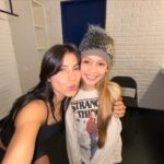 Bárbara López Instagram - FINLANDIA Qué fortuna trabajar en este cuarto de hotel que no hizo más que dejarme cosas bellas. @soyronava gracias por permitirme ser cada vez más valiente y gracias por demostrarme que la gente bonita existe. Te admiro profundamente 💕 te quiero en mi vida para siempre. @luisarrieta_ querido arrietaaaaa eres un compañero espectacular! Gracias por hablar de películas conmigo, de la vida, de nuestras historias y por ser tan generoso y divertido! Que la vida de sonría siempre. @alemarina un proyecto más juntas 💕 fuimos un espejo alguna vez y ahora lo volvemos a ser pero con un reflejo más brillante 💕 gracias por cuidarnos, por ser nuestro amuleto 🪬 y gracias por intentar asustarme un par de veces y solo lograrlo hasta la última función. Te adoro!!!! Y por último y no por eso menos importante: GRACIAS A TODAS MIS PRECIOSAS Y HERMOSAS MUJERES QUE ME ACOMPAÑARON CADA DÍA Y ME COMPARTIERON DE SU HERMOSA ENERGÍA Y MAGIA 💕 LAS AMO COMO TIENEN UNA IDEA.