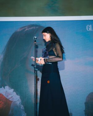 Bárbara López Instagram - Qué espectacular noche con @glamourmexico no me cansaré de agradecer por ser nombrada #womenoftheyear @itsfarahslim gracias infinitas a ti y a todo tu valioso equipo. Fue un honor estar al lado de todas estas increíbles mujeres. 

Gracias @michelleverdugo por apasionarte conmigo y ser mi gran equipo, eres una gran mujer. 

Gracias @puntoentmx por cuidarme y ser mi familia. 

Gracias @_hashis_ por capturar estos momentos, tu trabajo es increíble. 

Gracias @san_angel_nails por estas uñas tan espectaculares 

Gracias @sofyflorees por dejarme impecable con este look de @ferragamo

Y gracias infinitas siempre a mi familia @tiffanyandco @pamelaocampo @alexiadesentis por hacerme sentir especial en cada momento importante.