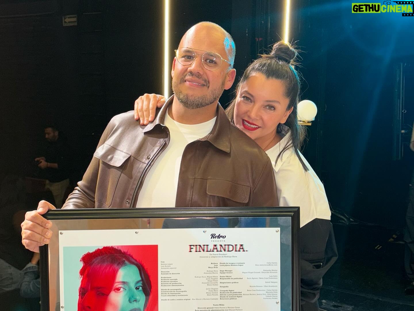 Bárbara López Instagram - FINLANDIA Qué fortuna trabajar en este cuarto de hotel que no hizo más que dejarme cosas bellas. @soyronava gracias por permitirme ser cada vez más valiente y gracias por demostrarme que la gente bonita existe. Te admiro profundamente 💕 te quiero en mi vida para siempre. @luisarrieta_ querido arrietaaaaa eres un compañero espectacular! Gracias por hablar de películas conmigo, de la vida, de nuestras historias y por ser tan generoso y divertido! Que la vida de sonría siempre. @alemarina un proyecto más juntas 💕 fuimos un espejo alguna vez y ahora lo volvemos a ser pero con un reflejo más brillante 💕 gracias por cuidarnos, por ser nuestro amuleto 🪬 y gracias por intentar asustarme un par de veces y solo lograrlo hasta la última función. Te adoro!!!! Y por último y no por eso menos importante: GRACIAS A TODAS MIS PRECIOSAS Y HERMOSAS MUJERES QUE ME ACOMPAÑARON CADA DÍA Y ME COMPARTIERON DE SU HERMOSA ENERGÍA Y MAGIA 💕 LAS AMO COMO TIENEN UNA IDEA.
