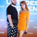 Bárbara Lombardo Instagram - Algunas imágenes del estreno de #UstedesDeciden ☄️💥 @starplusla 1. Pegué laburo en Visisí 🥰 2. Junto a estos dos grandes @gsoffritti @lucho_leyrado 3. Hay equipo 🔥 🔥🔥 ( bah, equipazo ) 4. Vinieron mis amigos de #LaUno 🙂 5. Saqué a mi sobrinito de la pileta para que venga a ver la peli = ganamos un fan 💕 6. Gracias por mi vestido naranja Tavo, le amo.