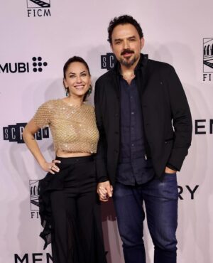 Bárbara Mori Instagram - Que lindo regresar a Morelia al @ficm ver amigos queridos, películas increíbles y un festival que está festejando en grande su 21 aniversario. Recuerdo haber venido en las primeras ediciones con la película “La mujer de mi hermano” de @mr._de_montreuil 
Y es hermoso ver el crecimiento y el maravilloso esfuerzo que hacen todos los años para promover nuestro cine a través de este gran festival! ❤️

@alexiaulibarridesign 
@hualingerie