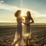 Bárbara Mori Instagram – Good times!
Amor, luz, consciencia, armonía, equilibrio, risas, alegría, trabajo personal, evolución, transformación. Esos son mis deseos para esta humanidad de la que formamos parte todos. Que encuentren ese deseo profundo que habita en sus corazones. 
❤️ Feliz 2023❤️