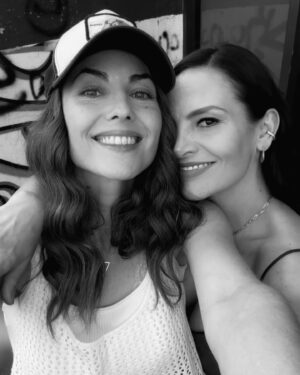 Bárbara Mori Instagram - Te amo y te admiro y soy muy feliz de caminar esta vida a tu lado mine mine.❤️✨