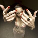 Bárbara Mori Instagram - “El miedo que tuve toda mi vida, me impulsó y me empujó a buscarme, a atravesarlo, a enfrentarlo. Gracias a esa búsqueda, descubrí el valor en el ser humano que soy…” @delamori protagoniza nuestra historia de portada: #MIEDO192, usando la colección “Panthère” y “Clash” de #Cartier. Suscríbete en www.revista192.com Video @gabrielselassie y @emiliocuadritos música @akasharecordsmx y @lafemmemystifiee texto @dmiklos estilismo @ottero.mx maquillaje @gusbortolotti pelo @octavioleon asistente de estilismo @gabrielcostantini #BarbaraMori viste #Gucci y #LouisVuitton.