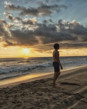 Bárbara Mori Instagram - Good times!
Amor, luz, consciencia, armonía, equilibrio, risas, alegría, trabajo personal, evolución, transformación. Esos son mis deseos para esta humanidad de la que formamos parte todos. Que encuentren ese deseo profundo que habita en sus corazones. 
❤️ Feliz 2023❤️