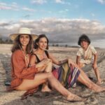 Bárbara Mori Instagram - Good times! Amor, luz, consciencia, armonía, equilibrio, risas, alegría, trabajo personal, evolución, transformación. Esos son mis deseos para esta humanidad de la que formamos parte todos. Que encuentren ese deseo profundo que habita en sus corazones. ❤️ Feliz 2023❤️