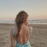 Bárbara Mori Instagram - Conviértete en el observador de tu propia vida. Contémplala y haz los cambios necesarios para construir tu propia vida como a ti te gustaría vivirla. Tómate el tiempo para escuchar a tu corazón y vivir con consciencia. El mundo nos necesita amorosos, conscientes y responsables. Así que dedícate a sanar tu corazón para que tus pensamientos nocivos desaparezcan y puedas amarte sin juicio. Mientras más feliz seas tú, más feliz será nuestro mundo. Linda semana. 🫀🌸