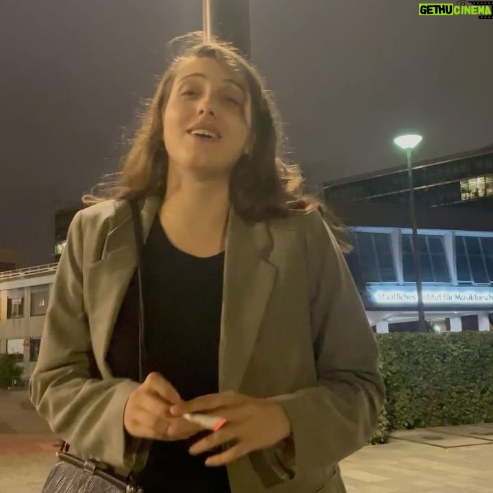 Büşra Develi - 22.9K Likes - İlk fotoğraf ve son fotoğraf arasında bir yerdeyim