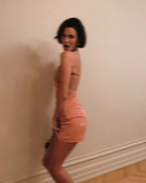 Büşra Develi Instagram - 💕 @netflixturkiye