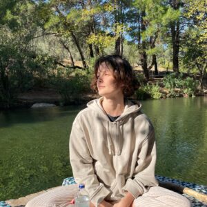 Büşra Develi Instagram - Eat,pray,love 💧 🔥 🪨🌬️