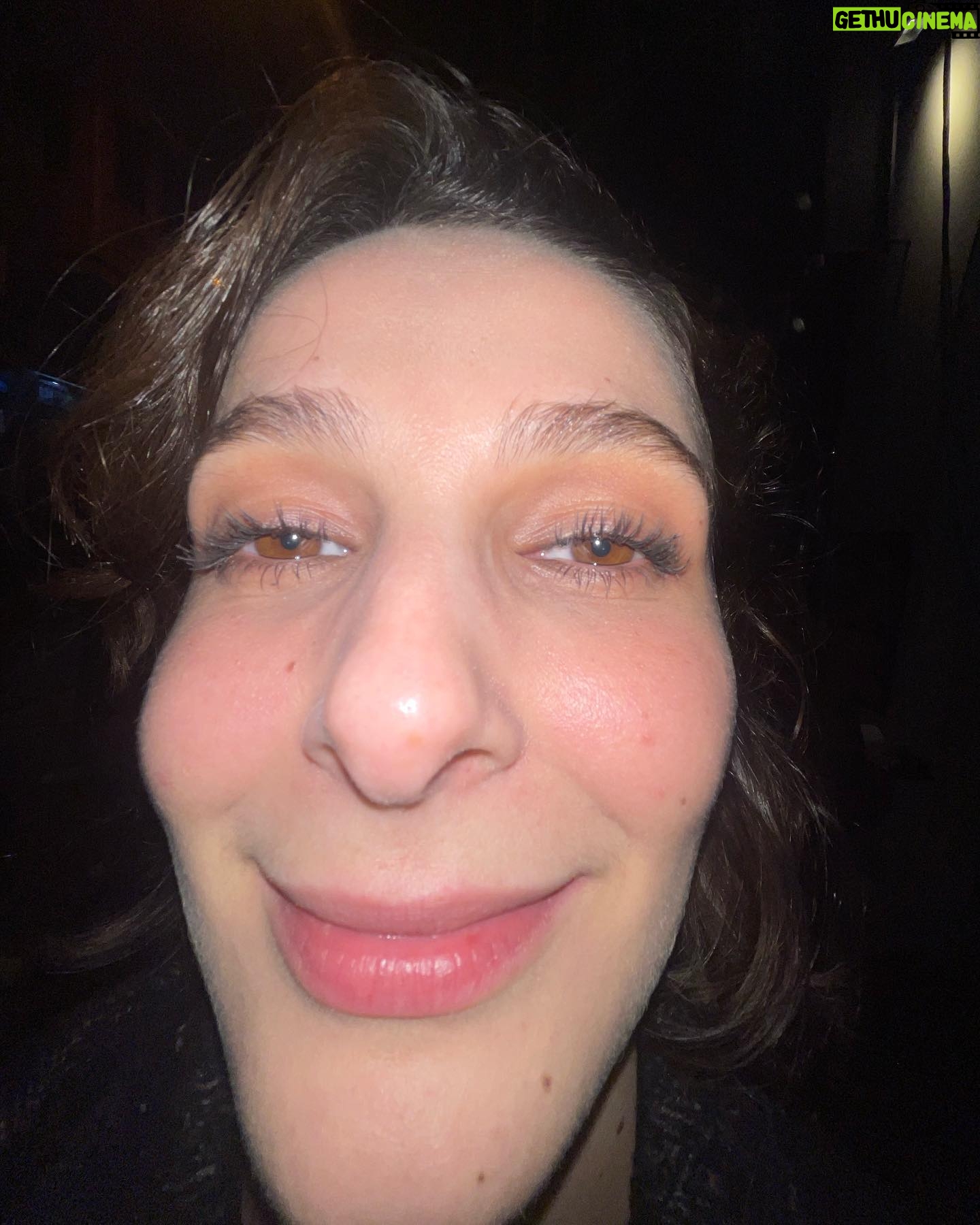 Büşra Develi Instagram - Kendimi tanıyamadığım bir yıl oldu teşekkürler 2023 🤍