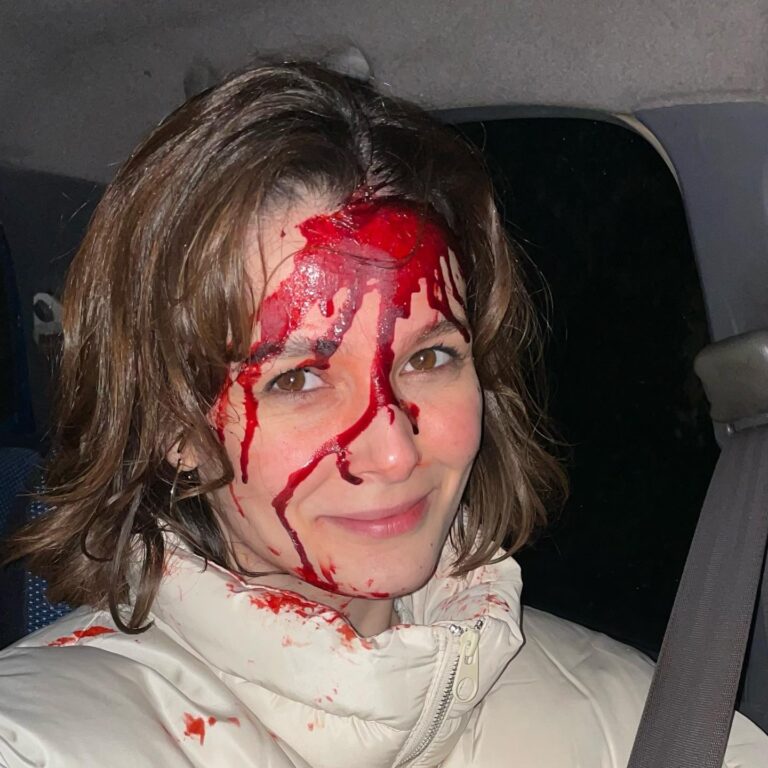 Büşra Develi Instagram - Bye bye 2022.. Böyleydin.