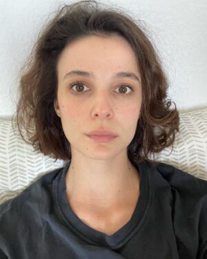 Büşra Develi Instagram - İlk fotoğraf ve son fotoğraf arasında bir yerdeyim