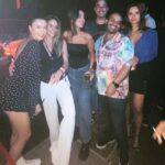 Büşra Pekin Instagram - Dancing & eating w friends.
