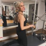 Büşra Pekin Instagram - Yeni senenin ilk antrenmanı! En sevdiğim sözü size hatırlatmak istiyorum! Düzenli yaptığınız her şey fark yaratır! İyi ve sağlıklı yıllar herkese! 🤍