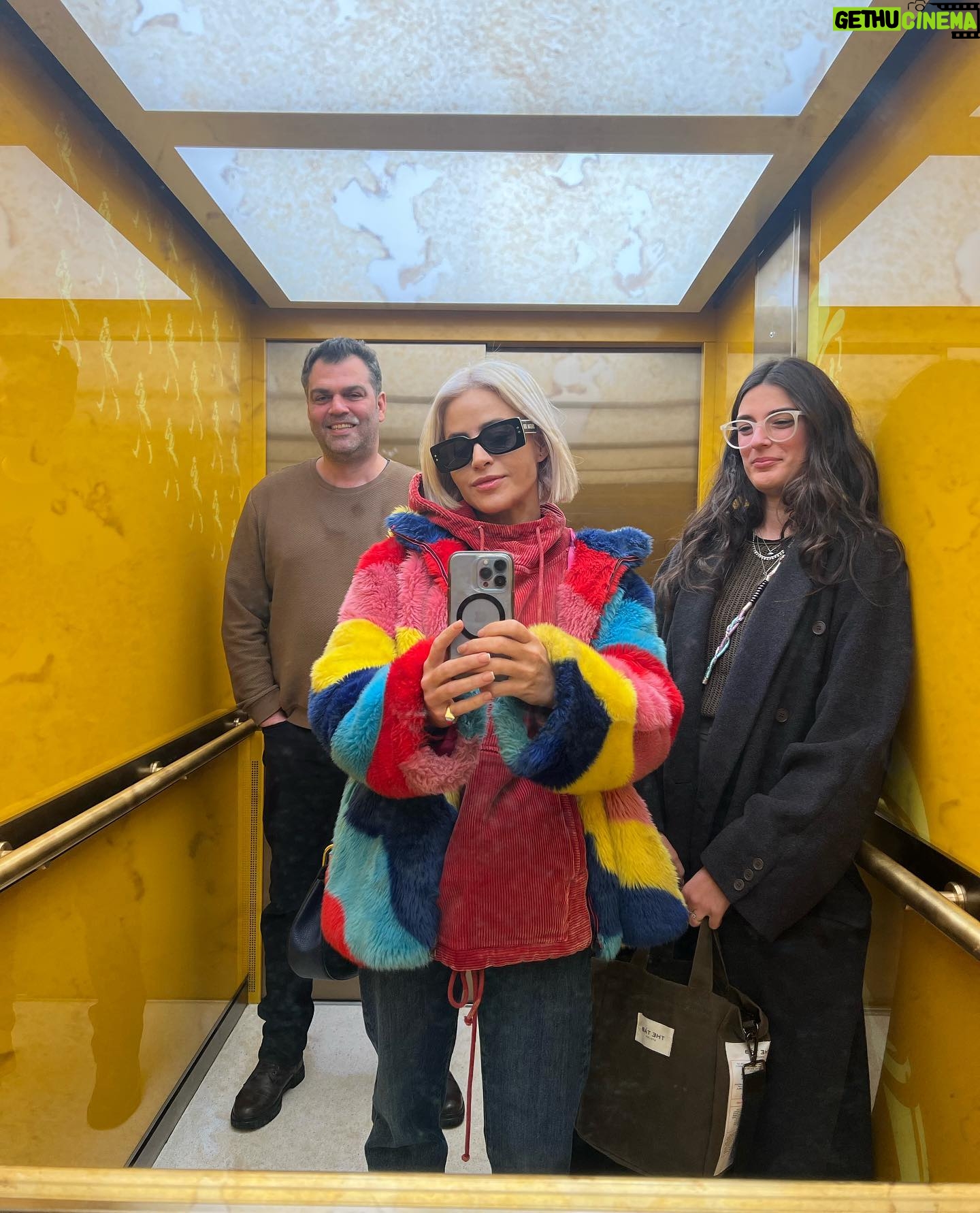 Büşra Pekin Instagram - Edinburgh seyahatimiz! Baştan sonra müthişti. Gezi arkadaşlarıma ve organize eden herkese 🌺ve❤️ #keepwalking #davet