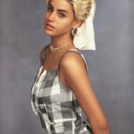 Büşra Pekin Instagram - Evet storylerde sizin oylarınızla seçilen 10’lu :) Favorini yaz. 💋