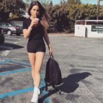 Büşra Pekin Instagram - Profil sayfasına bi turuncu lazımdı.. #arabakira #semtgeçici
