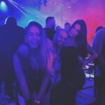 Büşra Pekin Instagram - Dancing & eating w friends.