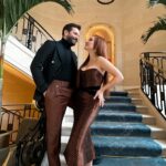 Başak Gümülcinelioğlu Instagram - Sabah söz verdiğim #GRWM videosu ektedir 🧡 Hatta sonu sürprizli bir #GRWUS oldu 🫶🏻 Nasıl olmuşuz dostlarım, bizi beğendiniz mi? ✨@ctnkcgri #DysonAirstraitLaunch için hazırız 🫶🏻 @dysonbeauty @dysonturkiye #DysonBeauty Başak styling • @dorukkakiz @haleia Çağrı styling • @melikkam #reklam