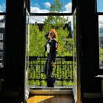 Başak Gümülcinelioğlu Instagram - Canal Houses , balconies, architecture, bricks, signature color scheme, green and blue 🌳🤍 Canal House, Amsterdam Apr,2024 (Bir gün içinde kaç iklim değiştirebilir bir şehir bkz. Amsterdam)