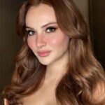 Başak Gümülcinelioğlu Instagram – Başak 🧡
@armanibeauty #armanibeauty #armanimakeup 
Cilt: #armaniluminoussilkprimer #luminoussilkfoundation 
Fondoten: #ArmaniLuminousSilkfoundation 4
Concealer: #armaniluminoussilkconcealer 3
Far: #armanieyetint  8S & 44S & 36M
Göz Kalemi: #armanismoothsilkeyepencil 
Mascara: #armanieyestokillmascara 
Kontür: #armaniacontour 20
Allık: #armanineonudelikitallık 51 & #luminoussilkglowblush 50
Highlighter: #armanifluidsheer 8
Ruj: #ArmaniLipPower 113
#işbirliği