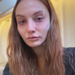 Başak Gümülcinelioğlu Instagram – After > Before. Biri bugün bölüm izlemeye hazırlanan, diğeri dün sahne çekmeye hazırlanan, ben. İkisi de ben ❤️ Akşama bölüm var, benimle misiniz dostlarım 🫶🏻 
@kulmasalitrt