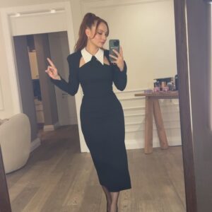 Başak Gümülcinelioğlu Instagram - #KülMasalıGala 🎻 

Her şey insanın dostum diyip güvenebildiği takım arkadaşlarında bitiyor. Bir tam günü bana ve mutluluğuma ayıran dostlarıma… 🤍

Styling • @dorukkakiz 
Hair • @atakangelisli 
Make up • @rufiyekalmazzz 

Her zaman olduğu gibi bu gece de beni yalnız bırakmayan @theofficialpandora ✨

İyi ki varsınız. 🫶🏻

#reklam