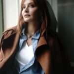 Başak Gümülcinelioğlu Instagram – Bugün #BirDerdimVar ın 4. Bölümü yayınlanıyor. Bu fotoğrafları dizimizi anlatmak için verdiğim röportajım için @cepliadam çekti. Öyle severek, inanarak, emek ederek çektiğimiz bir iş ki. İster 6 bölüm ister 60 bölüm sürsün. Her anından cebinize ve gönlünüze koyacağınız dersler çıkar, şifa bulursunuz… Her zaman arkasındayım, her zaman da olacağım. ♥️ @birderdimvardizi