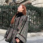 Başak Gümülcinelioğlu Instagram - Paris , tadın damağımda kaldı ah Paris. 🥹 Şubat ayında Paris’te 7 kat giymeden hayatta kalamayan bana, üşümeden şık olabilme şoku. @dorukkakiz sen canımsın. Panço bana muhteşem dokunuştu🍸 Panço • @haleia #reklam