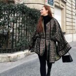Başak Gümülcinelioğlu Instagram - Paris , tadın damağımda kaldı ah Paris. 🥹 Şubat ayında Paris’te 7 kat giymeden hayatta kalamayan bana, üşümeden şık olabilme şoku. @dorukkakiz sen canımsın. Panço bana muhteşem dokunuştu🍸 Panço • @haleia #reklam
