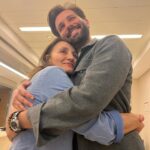 Başak Gümülcinelioğlu Instagram – Ben hayatta en çok seni görmeyi, sana dönmeyi, sana benzemeyi sevdiğimi fark ettim… İyi ki doğdun annem, hayatımın ilk şükür sebebi sensin. Varlığın paha biçilemez bir ışık, hayatlarımızın Neşesisin. Allah seni yanımızdan, canımızdan eksik etmesin 🤍 @nsgmlcnli 🧿 
(Son fotoğrafı içimiz ısınsın, yüzümüze bir gülücük gelsin, ne kadar şanslı olduğumuzu hatırlayalım diye koydum. Öyle yapalım 😌)