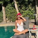 Başak Parlak Instagram – 2023’e veda albümü.. Ne zormuş koca bir sene içinden 10 tane fotoğraf seçebilmek.. Bir de hiç fena geçmemiş 2023, neşem yerinde, sevdiklerim yanımdaymış. Şükür.. 2024 hepimiz için hayal ettiğimizden daha güzel geçsin. İyi seneler 🎄🎉🥂