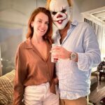 Başak Parlak Instagram – 2023’e veda albümü.. Ne zormuş koca bir sene içinden 10 tane fotoğraf seçebilmek.. Bir de hiç fena geçmemiş 2023, neşem yerinde, sevdiklerim yanımdaymış. Şükür.. 2024 hepimiz için hayal ettiğimizden daha güzel geçsin. İyi seneler 🎄🎉🥂