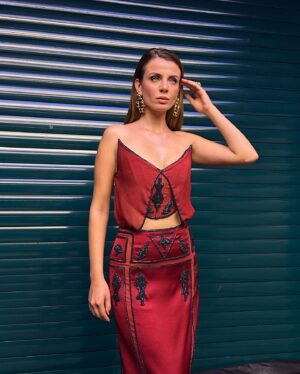 Başak Parlak Instagram - A perfect night with a perfect dress 🌹