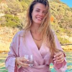 Başak Parlak Instagram - Salty hair, don’t care 💕