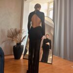 Başak Parlak Instagram – 2023’e veda albümü.. Ne zormuş koca bir sene içinden 10 tane fotoğraf seçebilmek.. Bir de hiç fena geçmemiş 2023, neşem yerinde, sevdiklerim yanımdaymış. Şükür.. 2024 hepimiz için hayal ettiğimizden daha güzel geçsin. İyi seneler 🎄🎉🥂