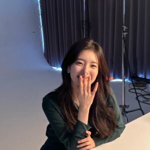 Bae Suzy Instagram - 뒤적뒤적🐾