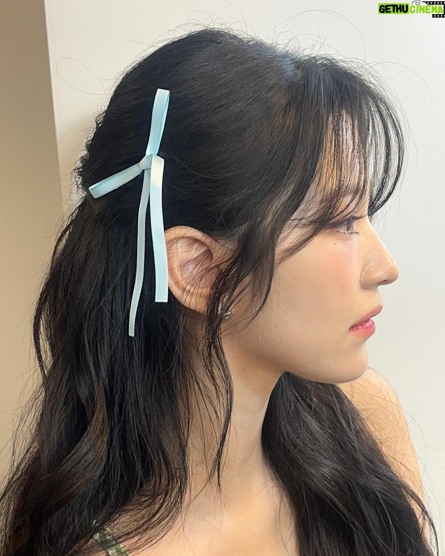 Baek Ji-heon Instagram - Finally, my cutieeee box‘s🍑🌸 coming💕