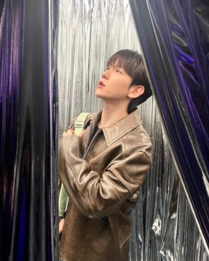 Baekhyun Instagram - #광고 #리모와 #RIMOWA
