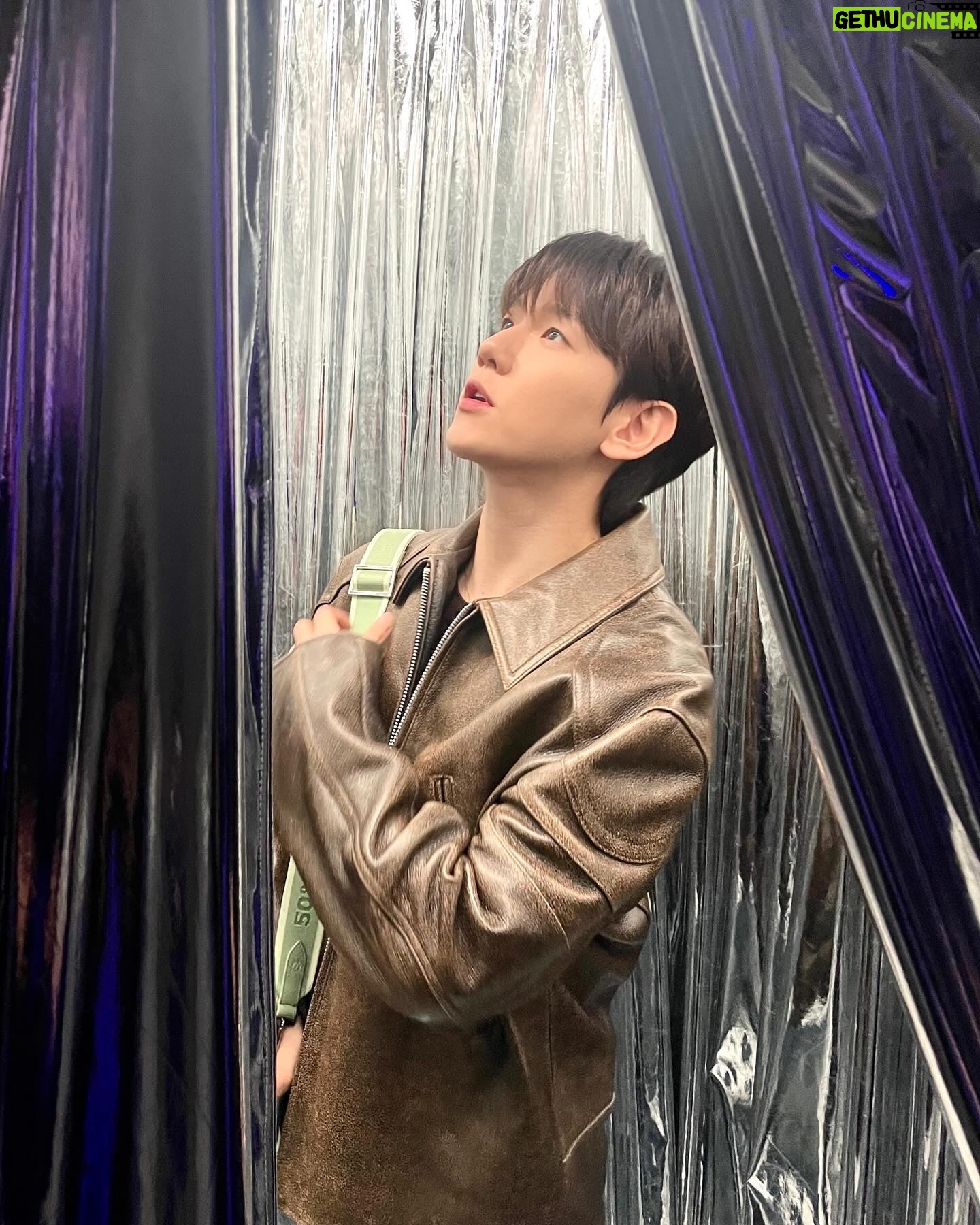 Baekhyun - 1 Million Likes - #광고 #리모와 #RIMOWA