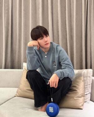 Baekhyun Instagram - #광고 🤩 #BeosoundA1 
#BangOlufsen #ADERERROR #뱅앤올룹슨